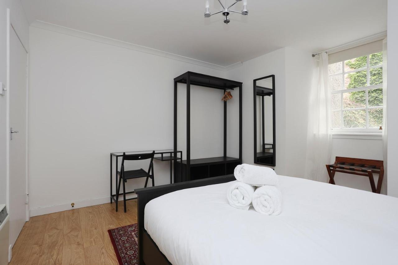 Joivy 1 Bed Flat, Heart Of Grassmarket Edinburgh Bagian luar foto