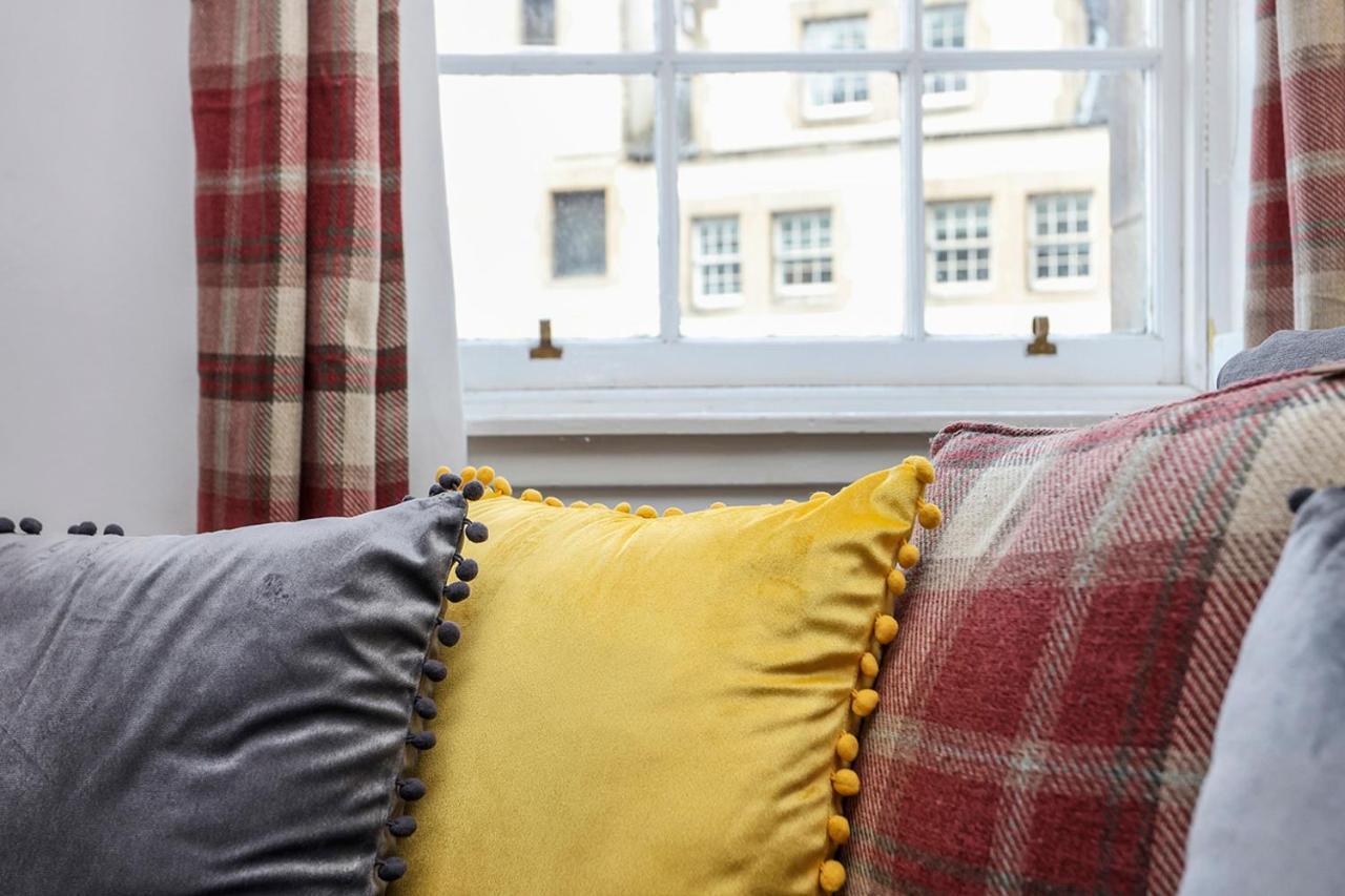 Joivy 1 Bed Flat, Heart Of Grassmarket Edinburgh Bagian luar foto