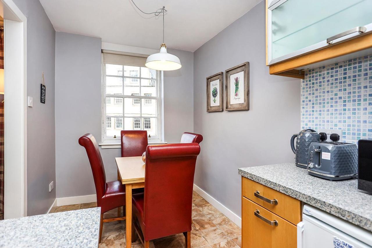 Joivy 1 Bed Flat, Heart Of Grassmarket Edinburgh Bagian luar foto